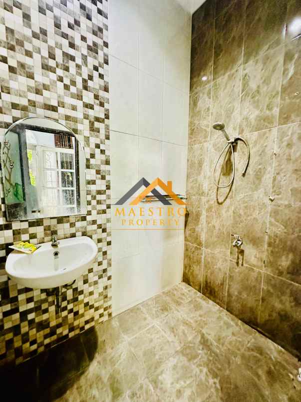 dijual rumah komplek grand murai land