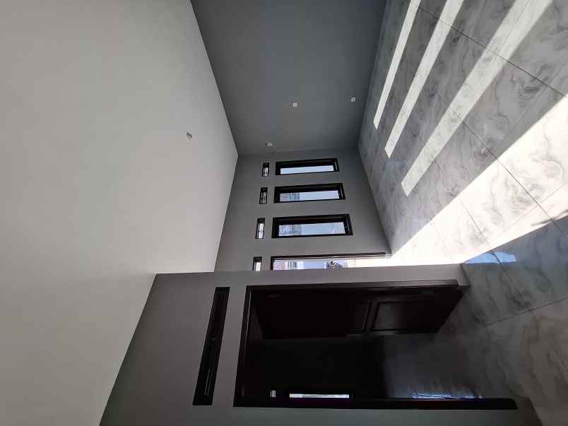 dijual rumah komplek lisvie village jl