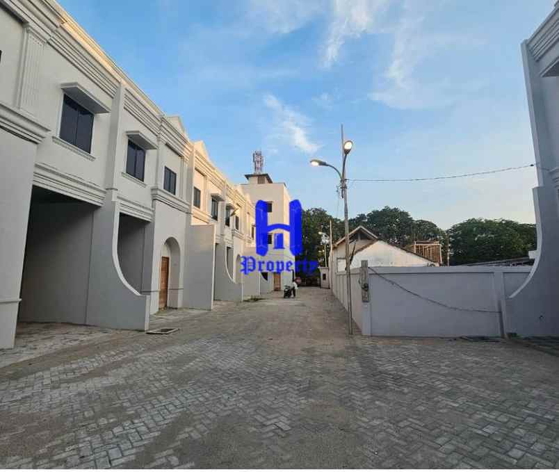 dijual rumah komplek menteng raya ville