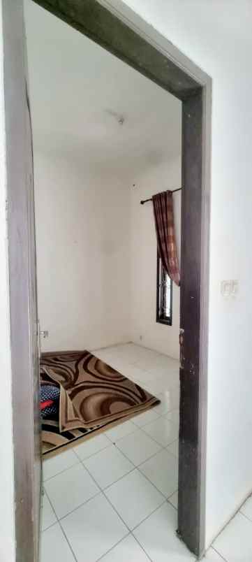 dijual rumah komplek pondok mas