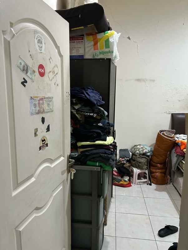 dijual rumah komplek sariwangi