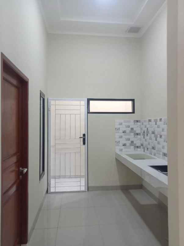 dijual rumah kota harapan indah bekasi