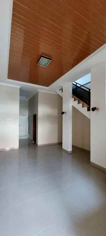 dijual rumah kota harapan indah bekasi