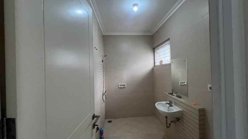dijual rumah kota wisata cibubur