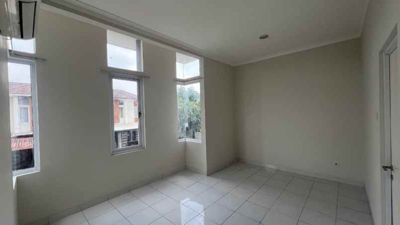 dijual rumah kota wisata cibubur