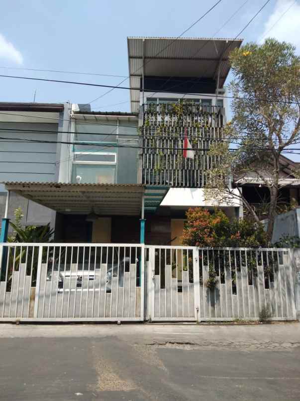 dijual rumah kpad kel gegerkalong kec