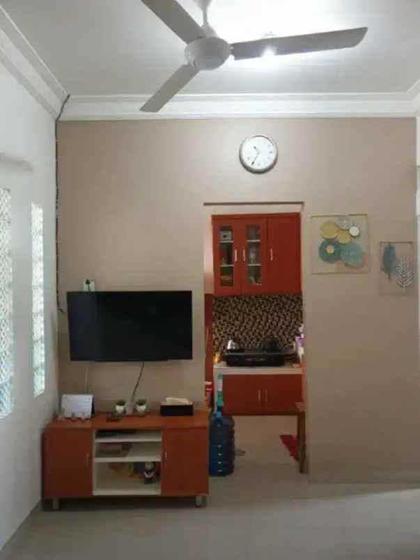 dijual rumah kukusan beji