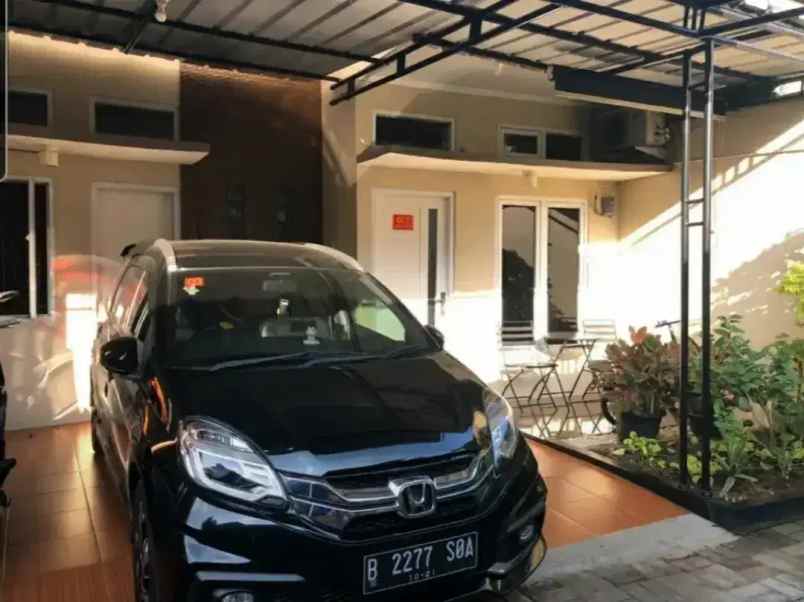 dijual rumah kukusan beji