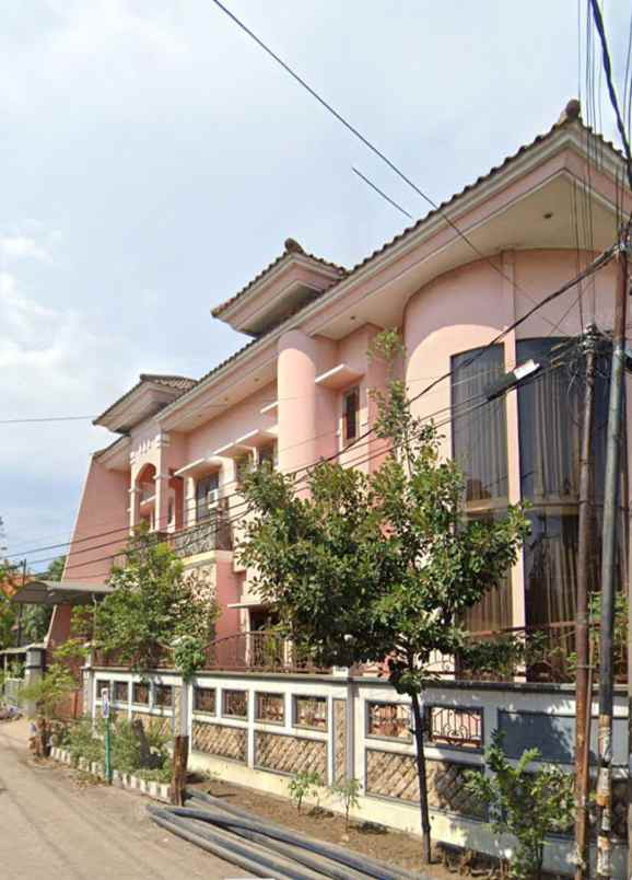 dijual rumah kutisari utara