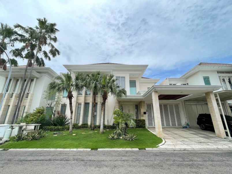 dijual rumah la rizwood pakuwon indah