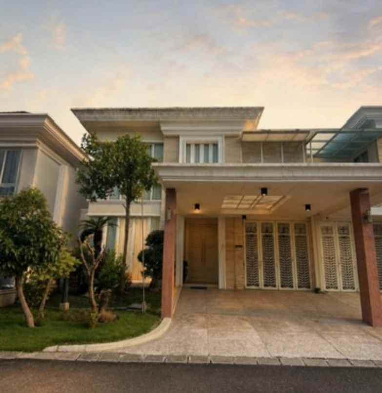 dijual rumah la rizwood pakuwon indah