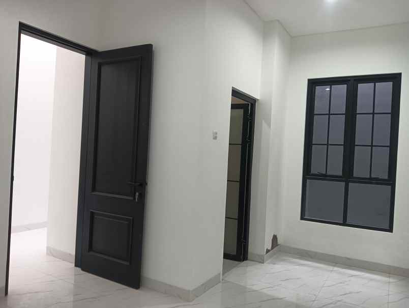 dijual rumah lebak bulus