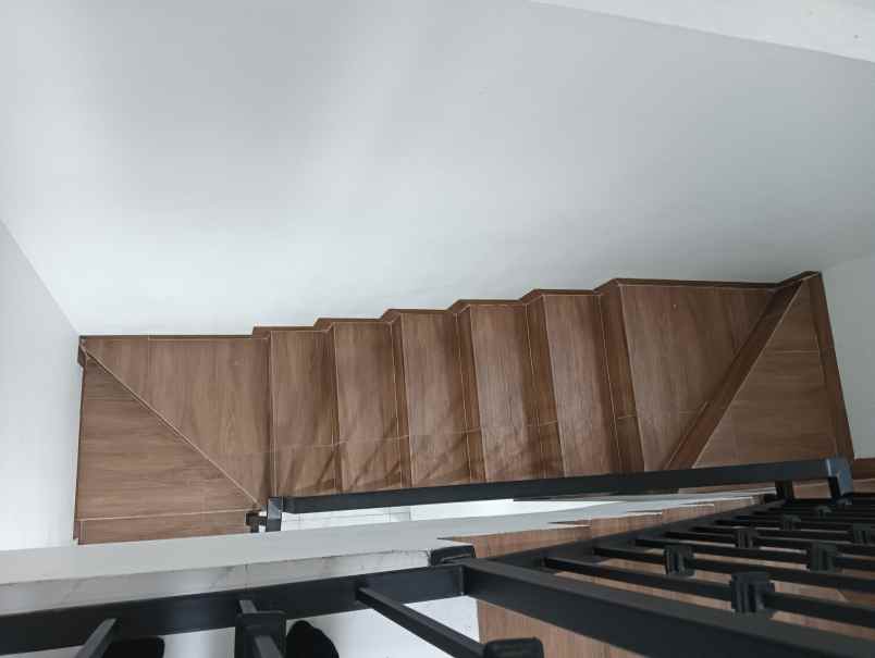 dijual rumah lebak bulus