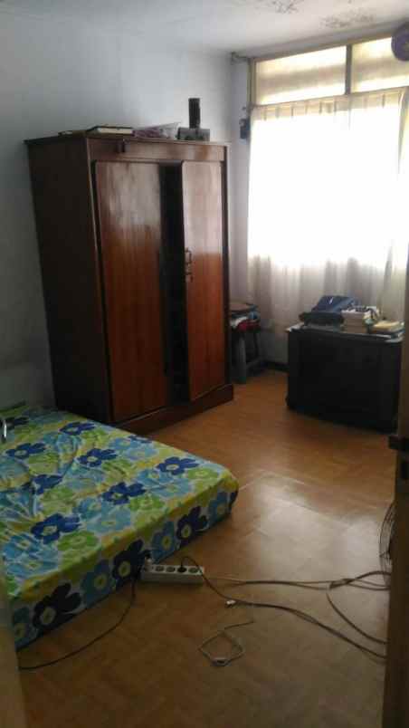 dijual rumah lebak bulus