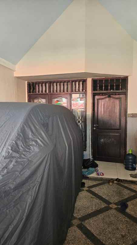 dijual rumah lidah wetan