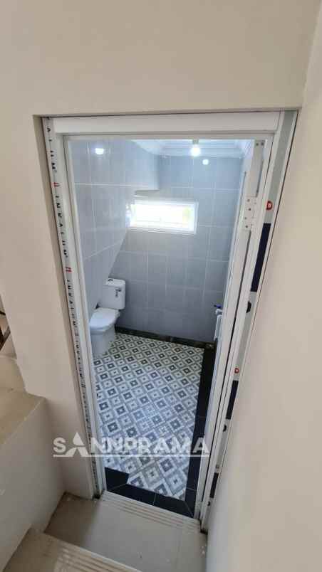 dijual rumah limo cinere