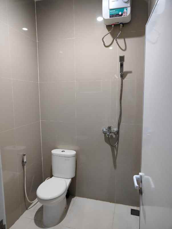 dijual rumah lippo cikarang taman piccadilly