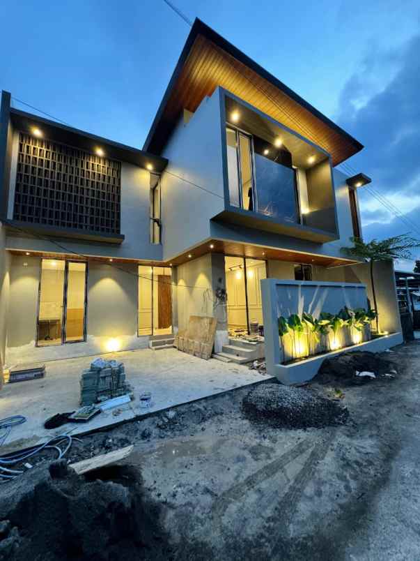 dijual rumah maguwoharjo