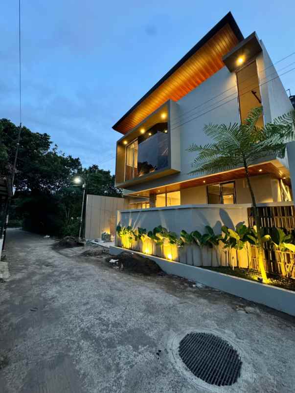 dijual rumah maguwoharjo