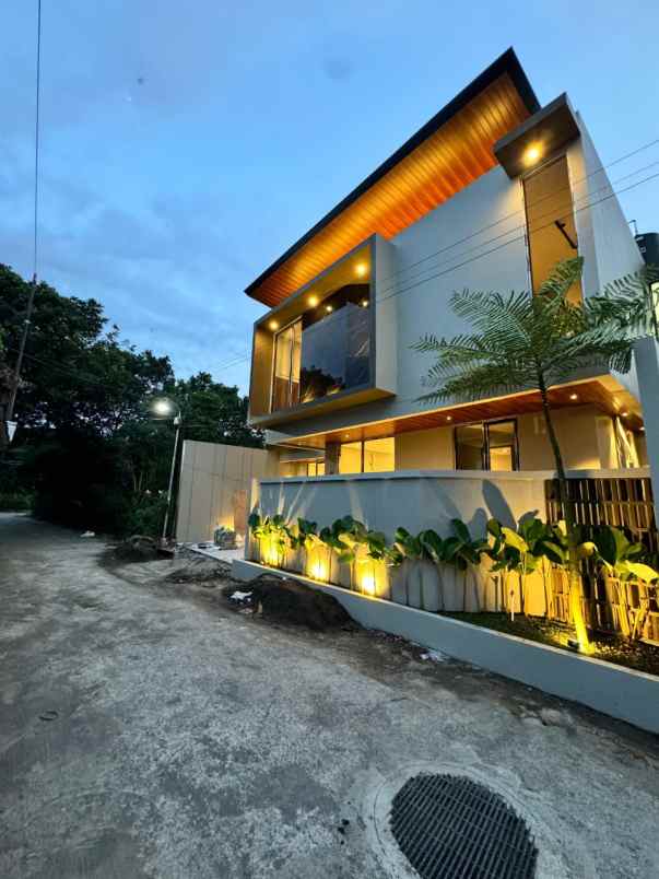 dijual rumah maguwoharjo