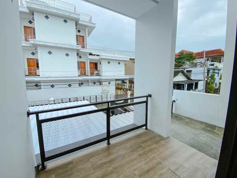 dijual rumah maguwoharjo depok sleman