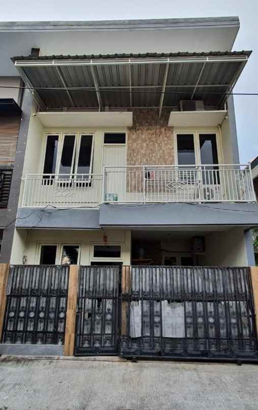 dijual rumah manukan asri minimalis