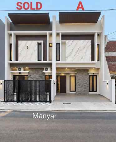 dijual rumah manyar
