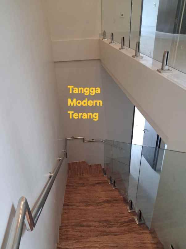 dijual rumah manyar jaya