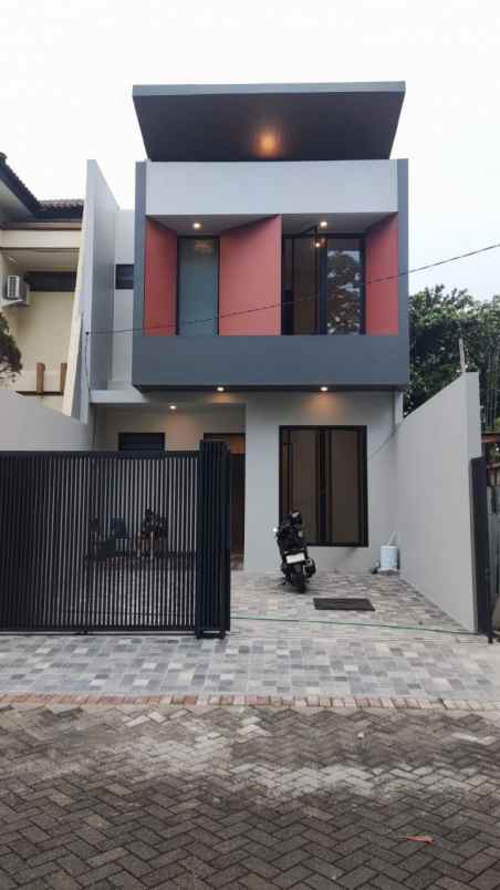 dijual rumah manyar jaya