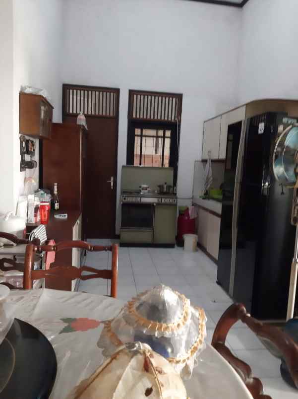 dijual rumah manyar jaya