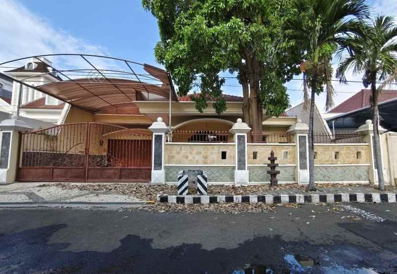 dijual rumah manyar kartika