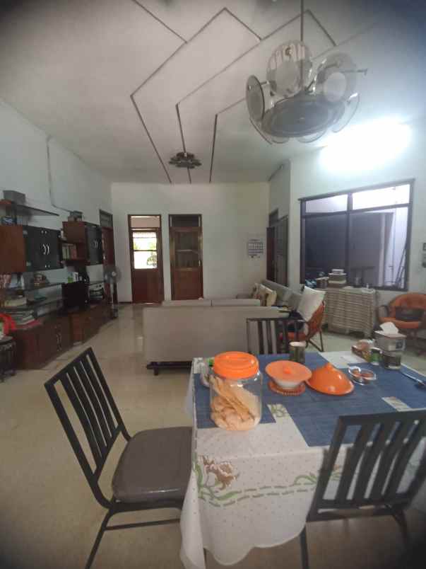 dijual rumah manyar kertoarjo