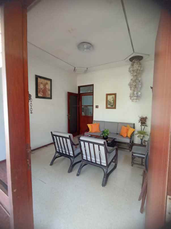 dijual rumah manyar kertoarjo