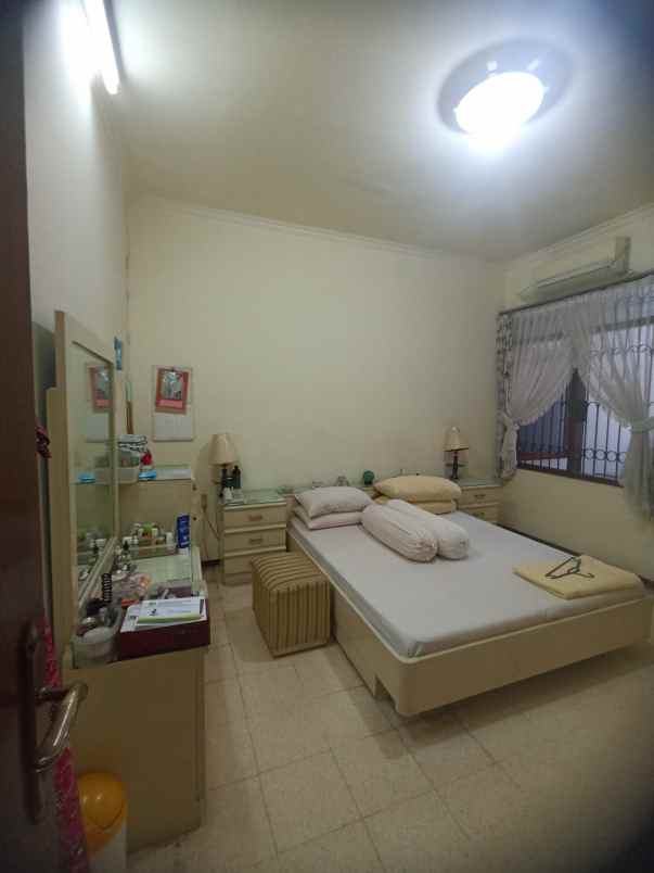 dijual rumah manyar kertoarjo
