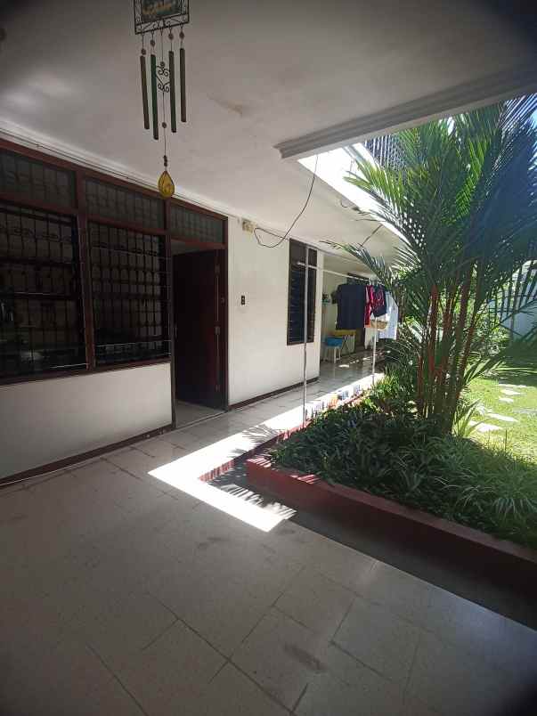 dijual rumah manyar kertoarjo