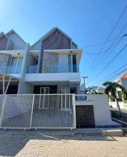 dijual rumah manyar tompotika