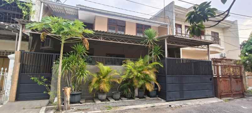 dijual rumah manyar tompotika manyar