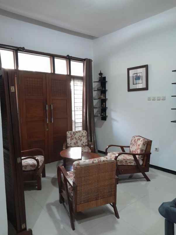 dijual rumah margahayu raya