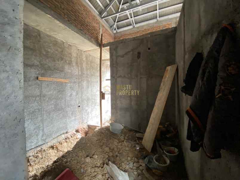 dijual rumah margoluwih