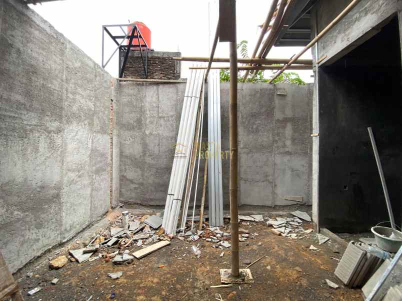 dijual rumah margoluwih