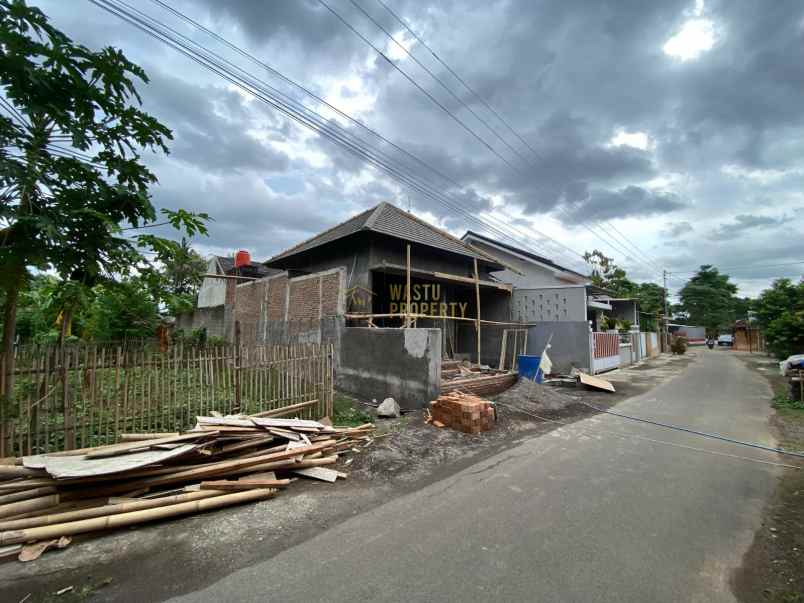 dijual rumah margoluwih