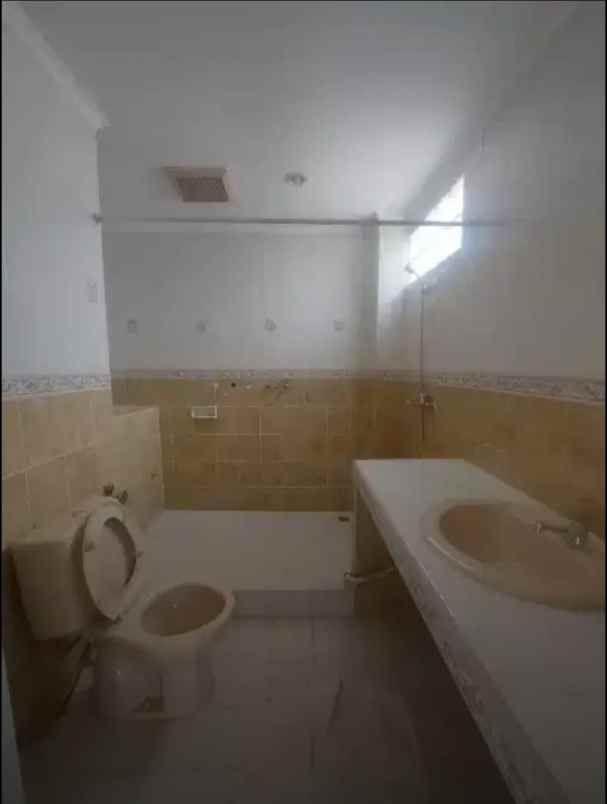 dijual rumah metland menteng