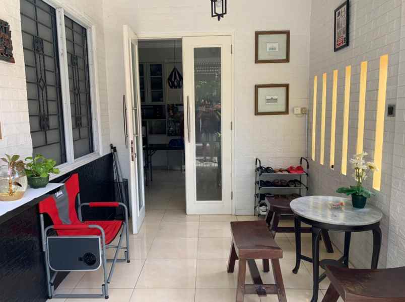 dijual rumah metro permata