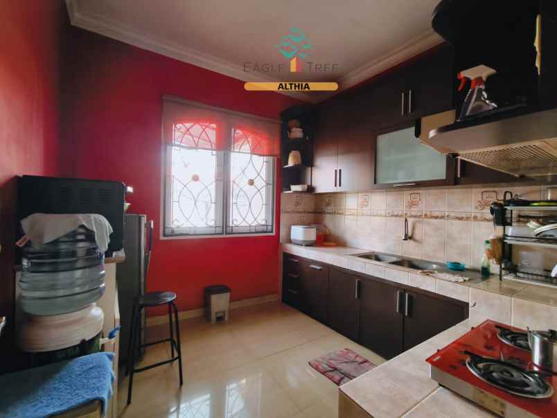 dijual rumah metro permata