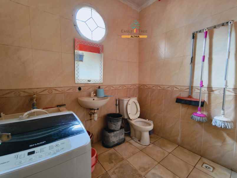 dijual rumah metro permata