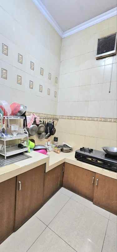 dijual rumah mewah 2 lantai dicurug indah jatiwaringin