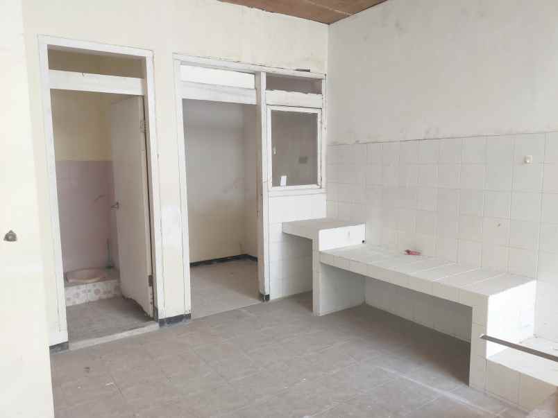 dijual rumah mewah klasik 2 lantai