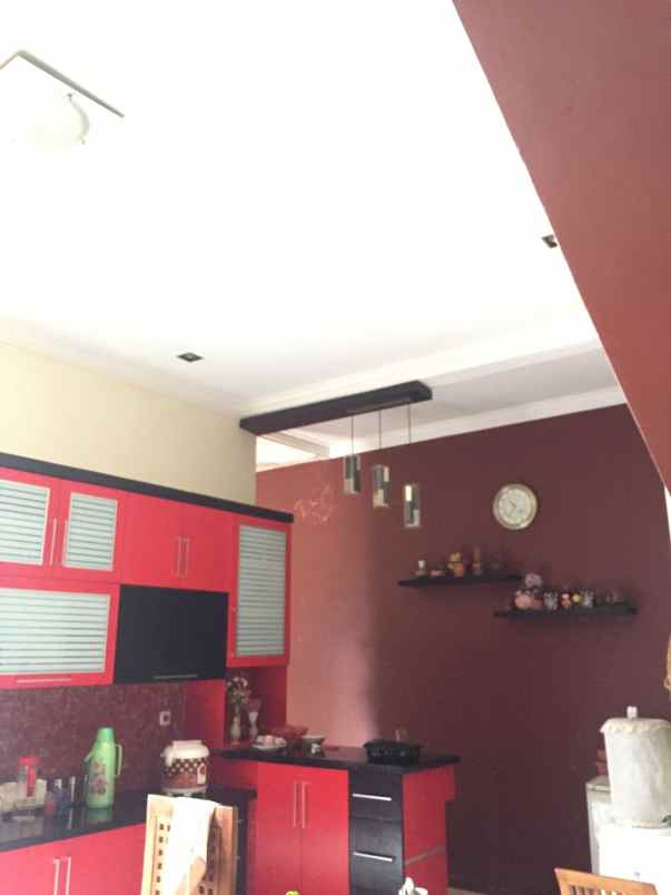 dijual rumah mewah komplek sariwangi 7 menit polban