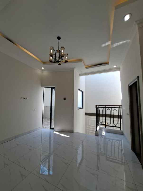 dijual rumah minimalis baru lokasi sawojajar