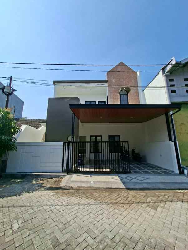 dijual rumah minimalis baru lokasi sawojajar